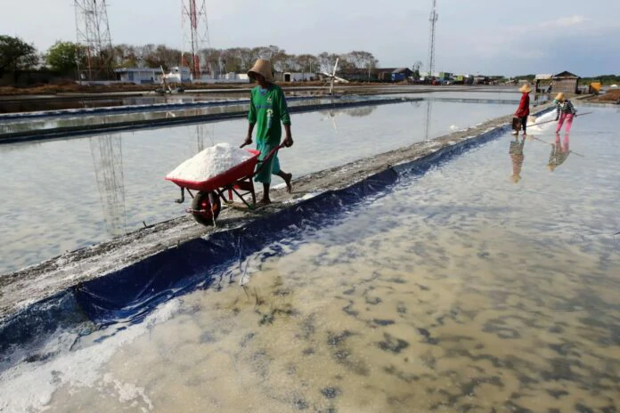 Petani Garam Sampang Sambut Baik Kebijakan Pemerintah Stop Impor Garam