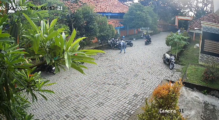 Diduga Kena Hipnotis, Motor Siswa SMKN 1 Sampang Raib Digondol Maling