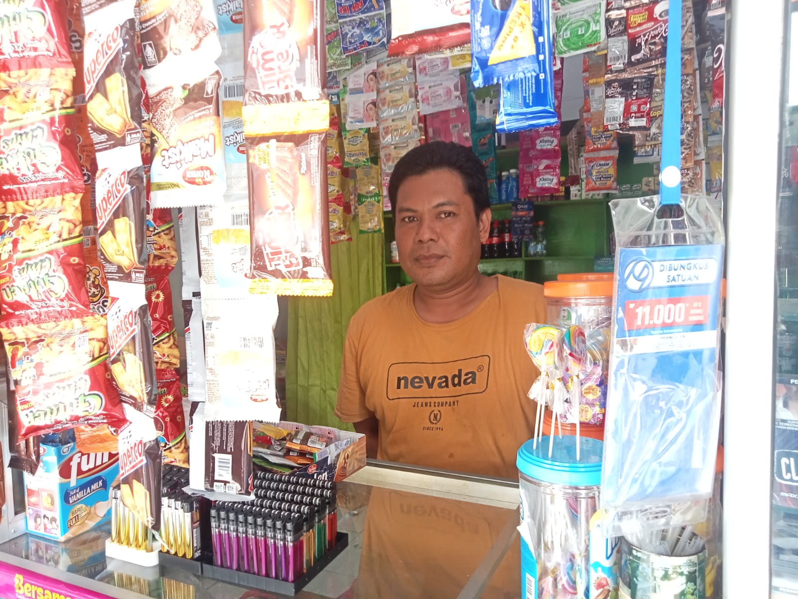 Cerita Pemilik Warung Madura: Tetap Eksis di Tengah Gempuran Toko E-commerce