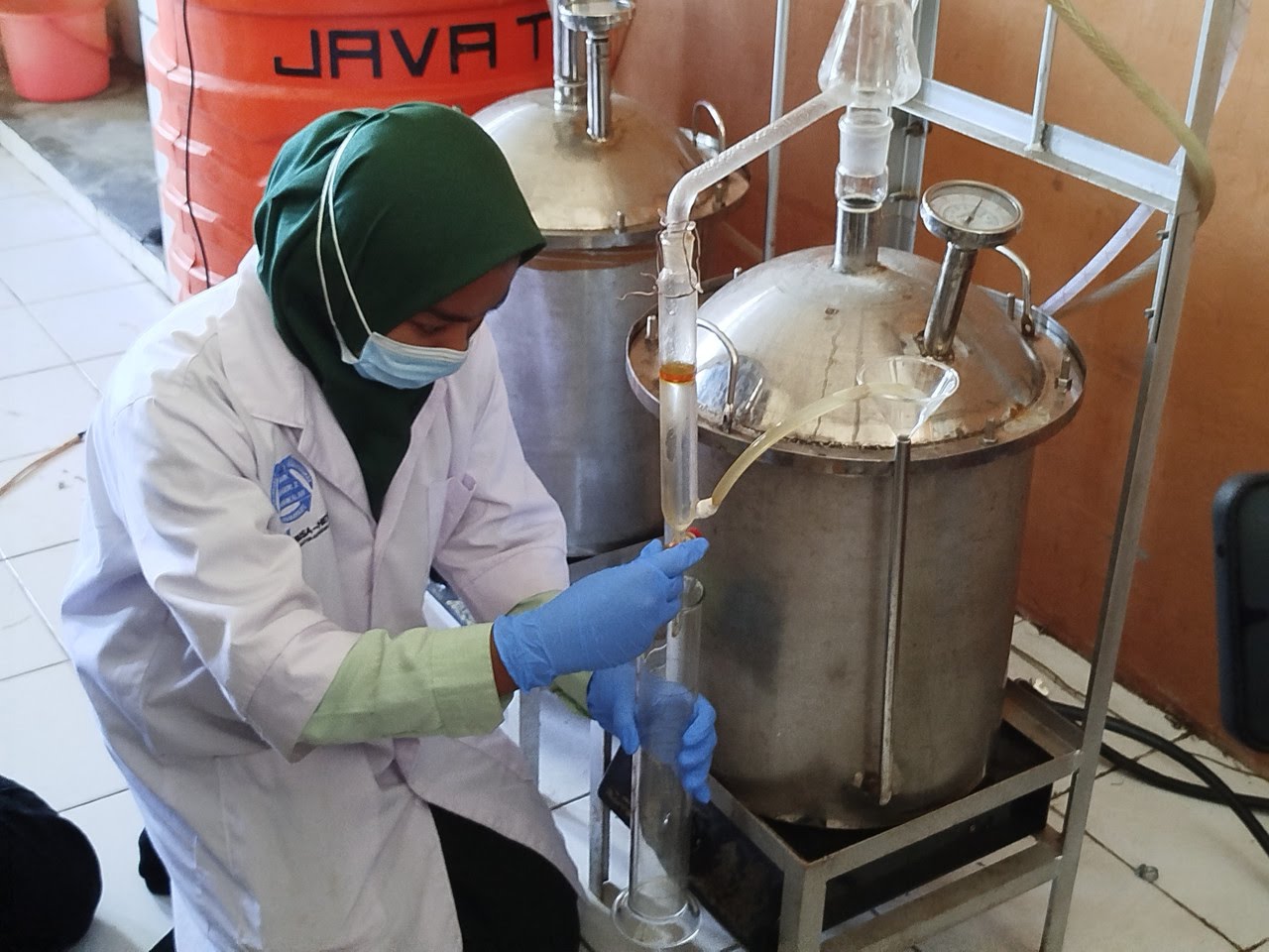 Berbahan Daun Serai, Siswa SMKN 2 Bangkalan Produksi Parfum