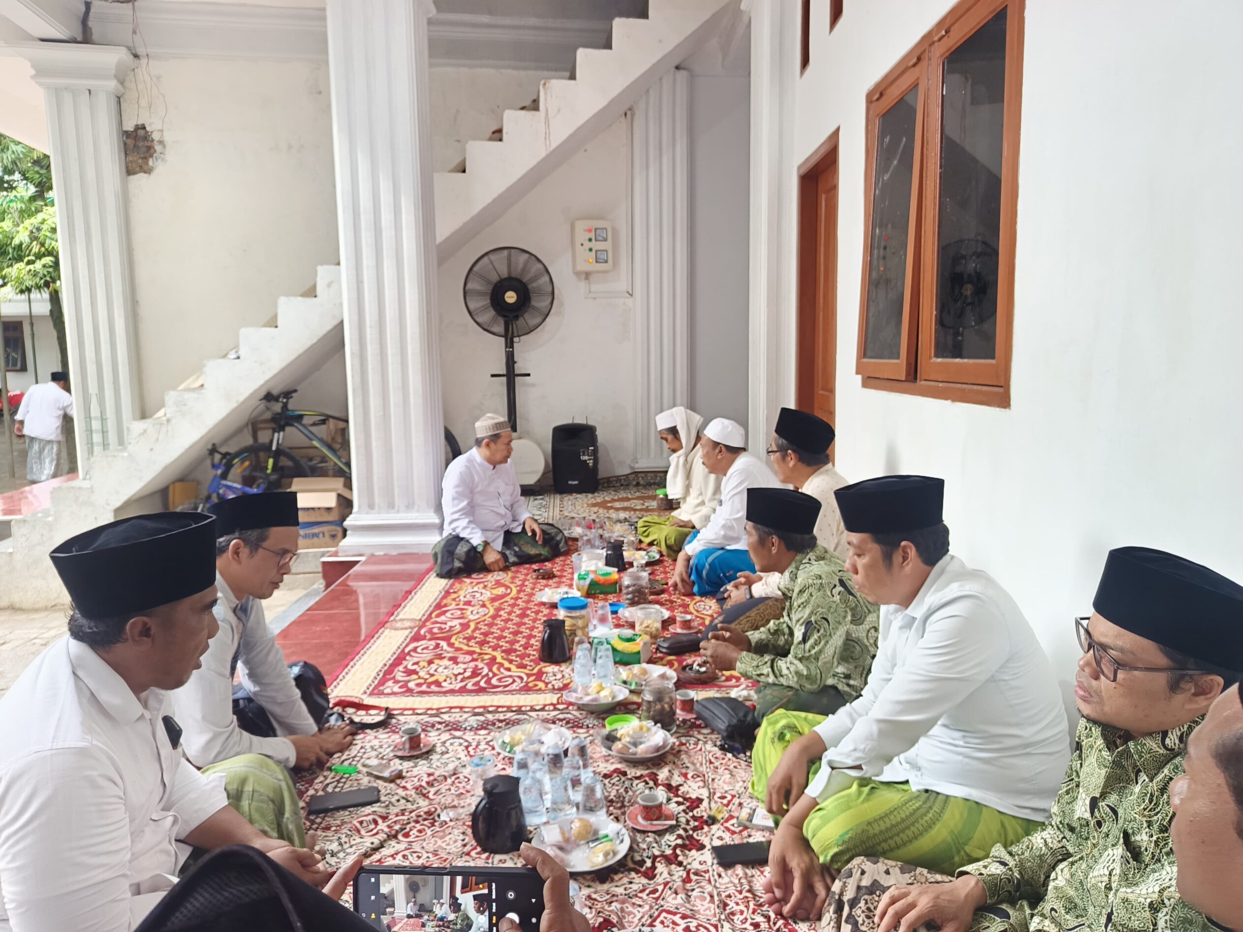 MWCNU Sreseh Takziah Mendiang Nyai Ghoutsiyah di Pondok Pesantren Assirojiyyah Kajuk Sampang