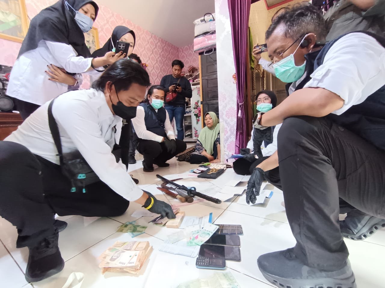 Buntut Temuan Sabu 15 Kg, BNNP Jatim Geledah Rumah DPO di Socah Bangkalan