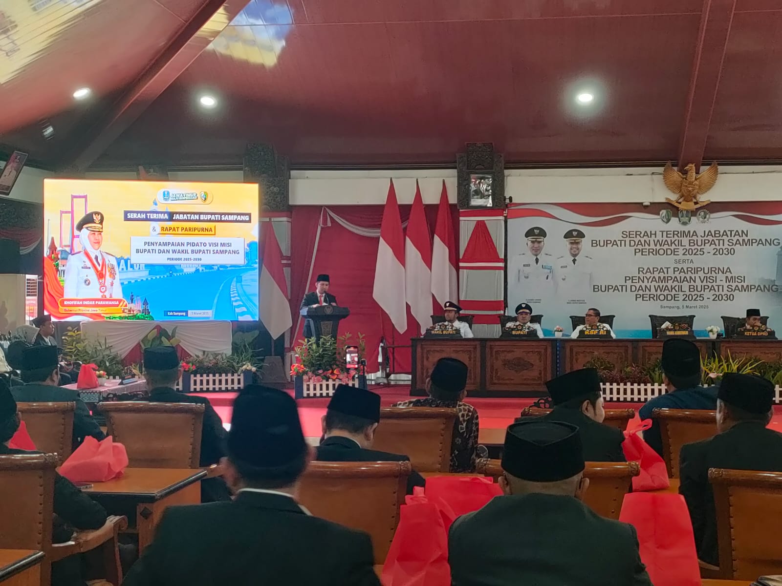 Hadiri Sertijab Bupati Sampang, Wagub Emil Dardak: Kami Siap Bersinergi