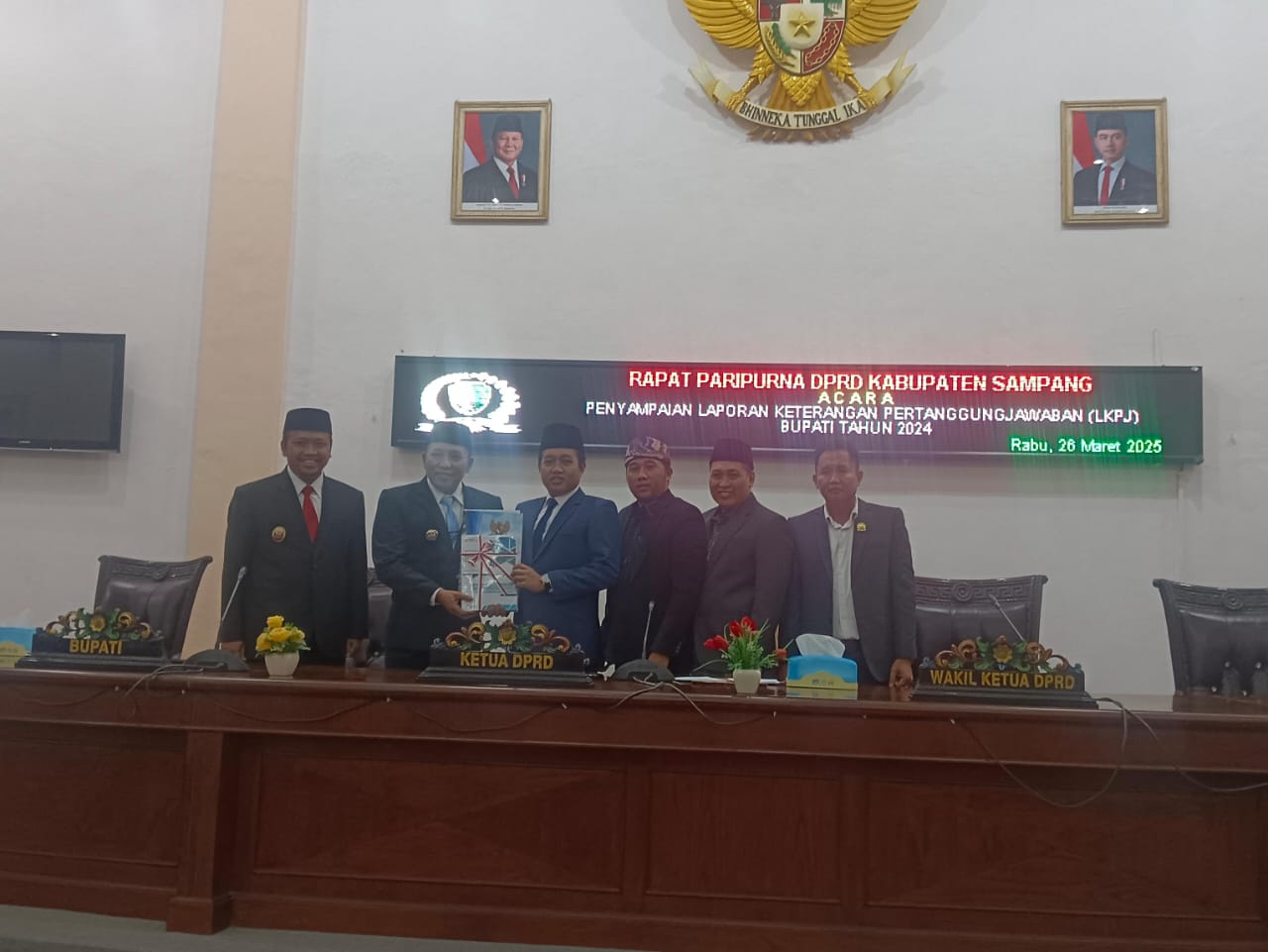 Paripurna DPRD Sampang, Bupati Slamet Junaidi Sampaikan LKPj 2024