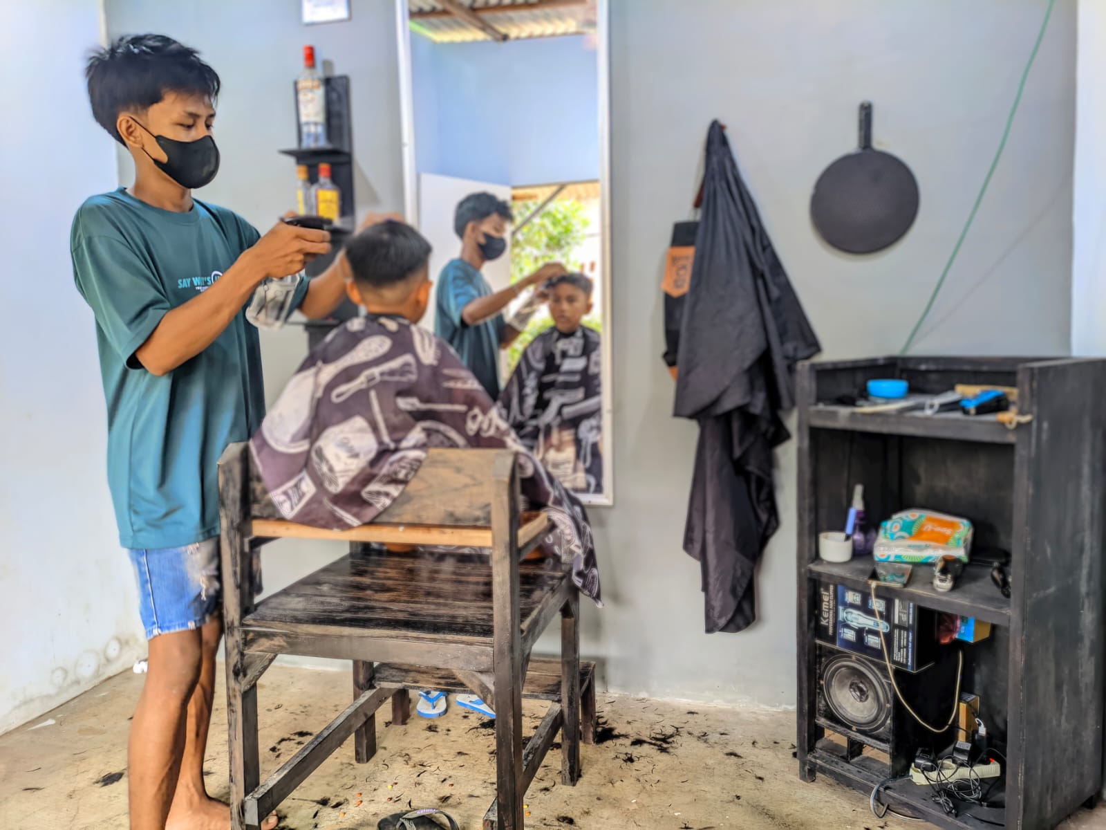 Jelang Lebaran, Jasa Barbershop di Madura Naik Signifikan