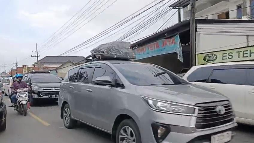 Arus Balik Lebaran 2025, Lalu Lintas di Jalan Raya Blega Macet Parah