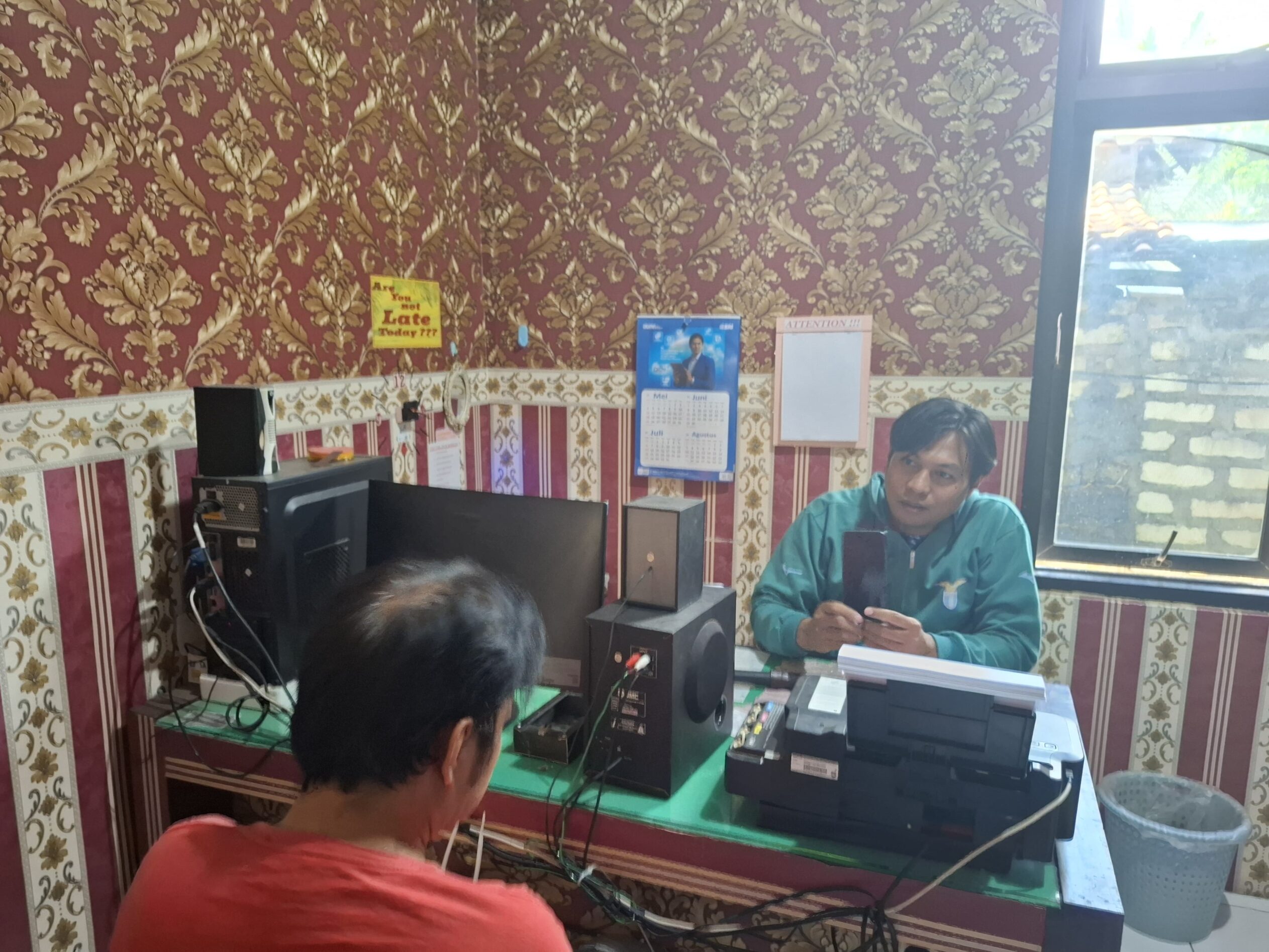 Terekam CCTV, Pencuri Uang dan HP Ditangkap Polisi