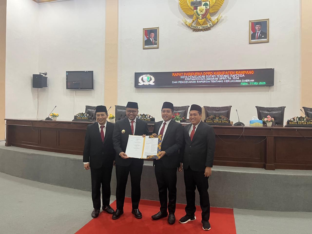 Paripurna DPRD Sampang, Bupati Sampaikan Nota Penjelasan tentang Raperda Pertanggungjawaban APBD 2024