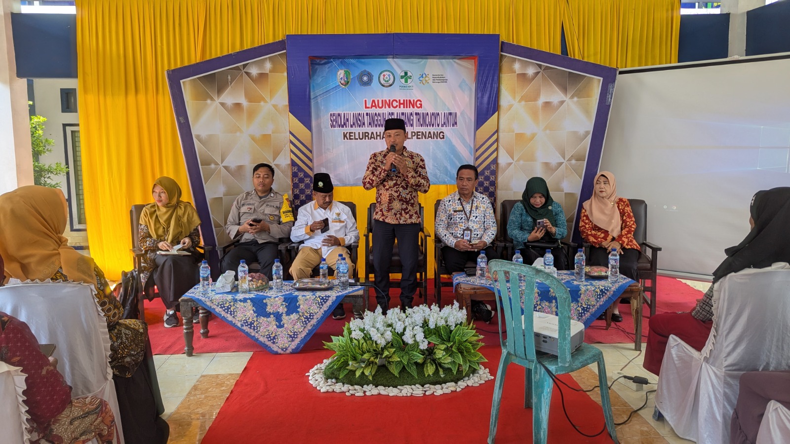 Lurah Dalpenang Dukung Sekolah Lansia Tangguh Trunojoyo