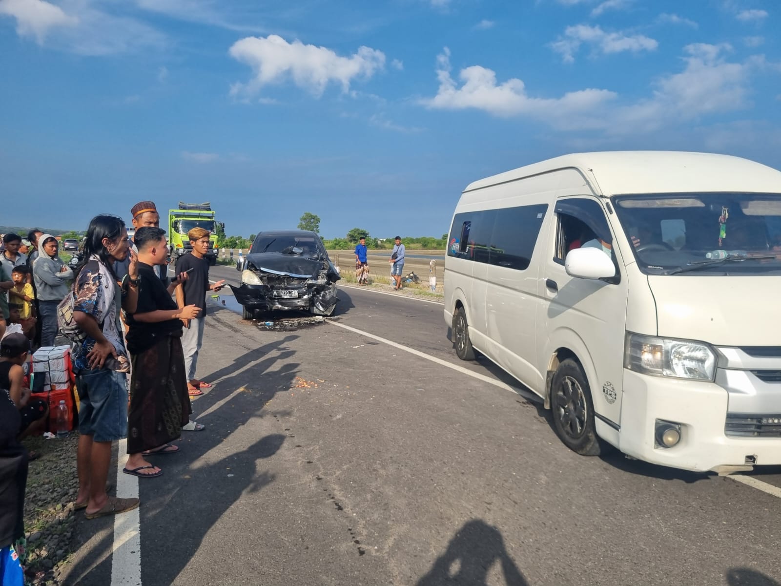 Dua Mobil Terlibat Kecelakaan di JLS Sampang, Kerugian Ditaksir Rp30 Juta