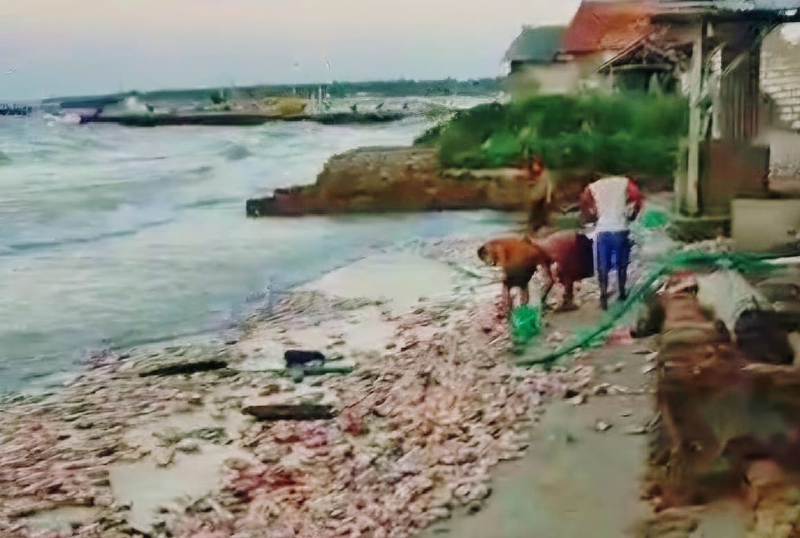 Kapal Bermuatan Sembako Karam di Perairan Dungkek Sumenep