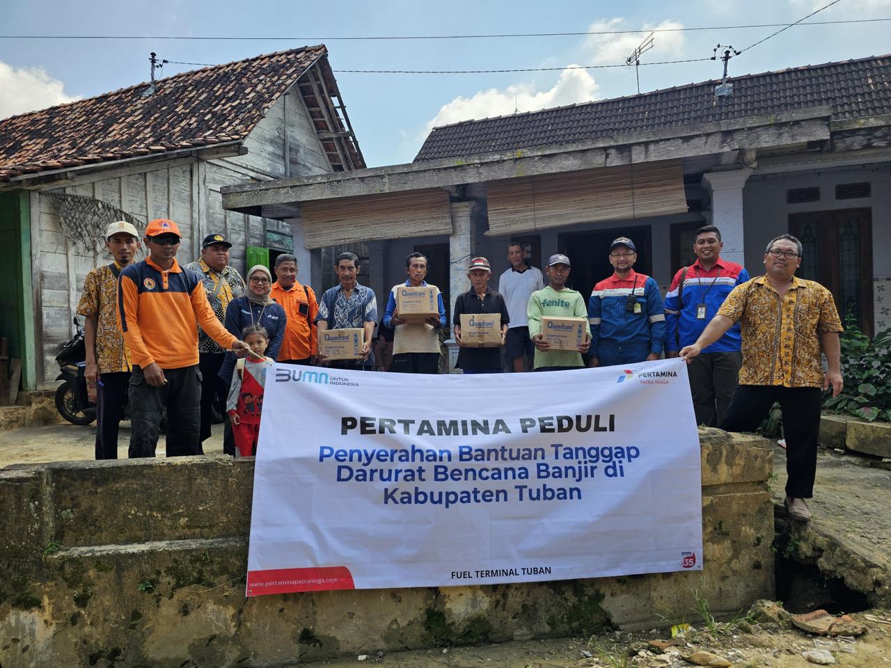 Pertamina Patra Niaga Salurkan Bantuan 100 Unit Kompor untuk Warga Terdampak Banjir