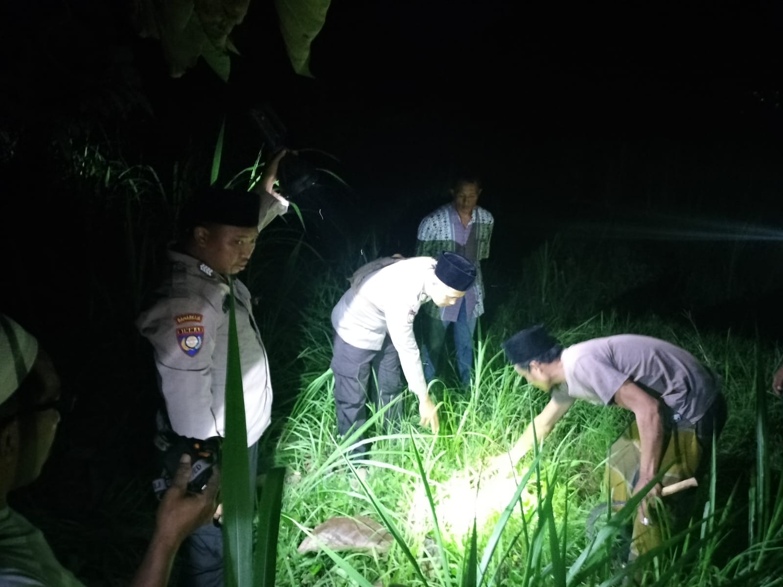 Penemuan Bayi Laki-laki di Sawah Gegerkan Warga Sampang