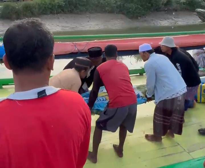 Warga Pulau Mandangin yang Dirujuk Pakai Perahu Kecil Akhirnya Meninggal Dunia