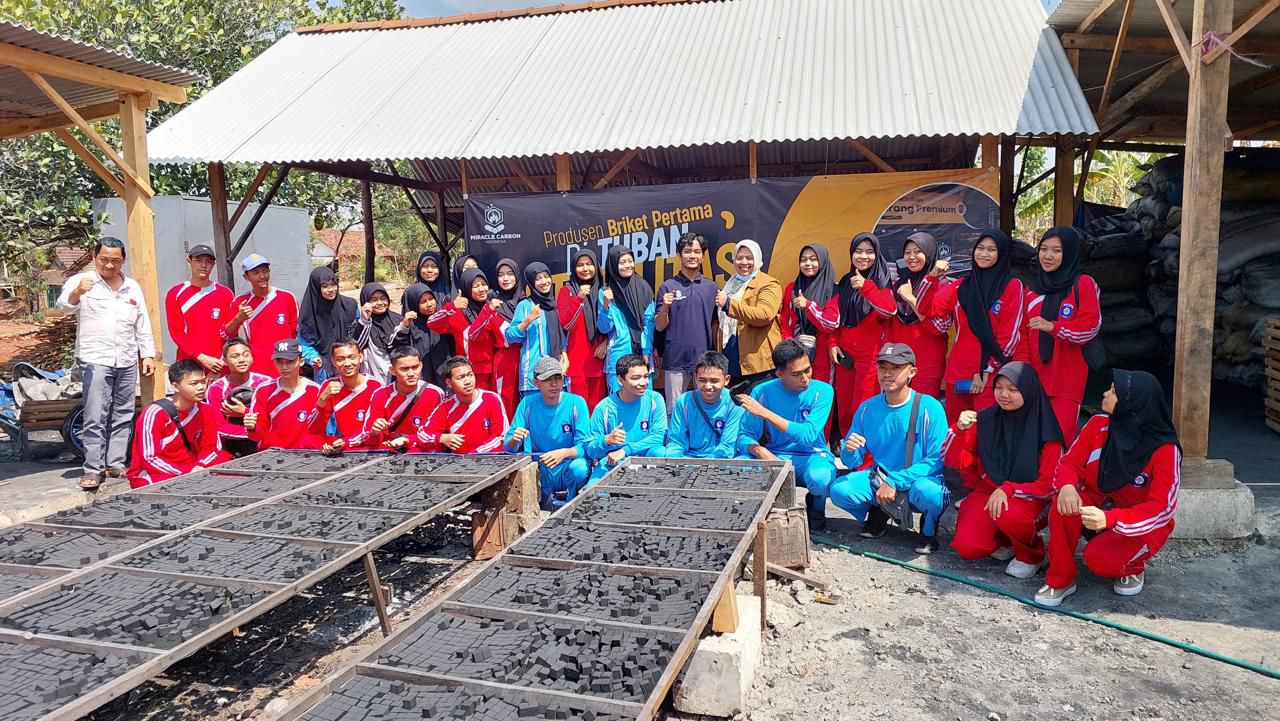 Pertamina Patra Niaga Hadirkan “Kang Ebit”: Inovasi Eco-Briket di Tuban