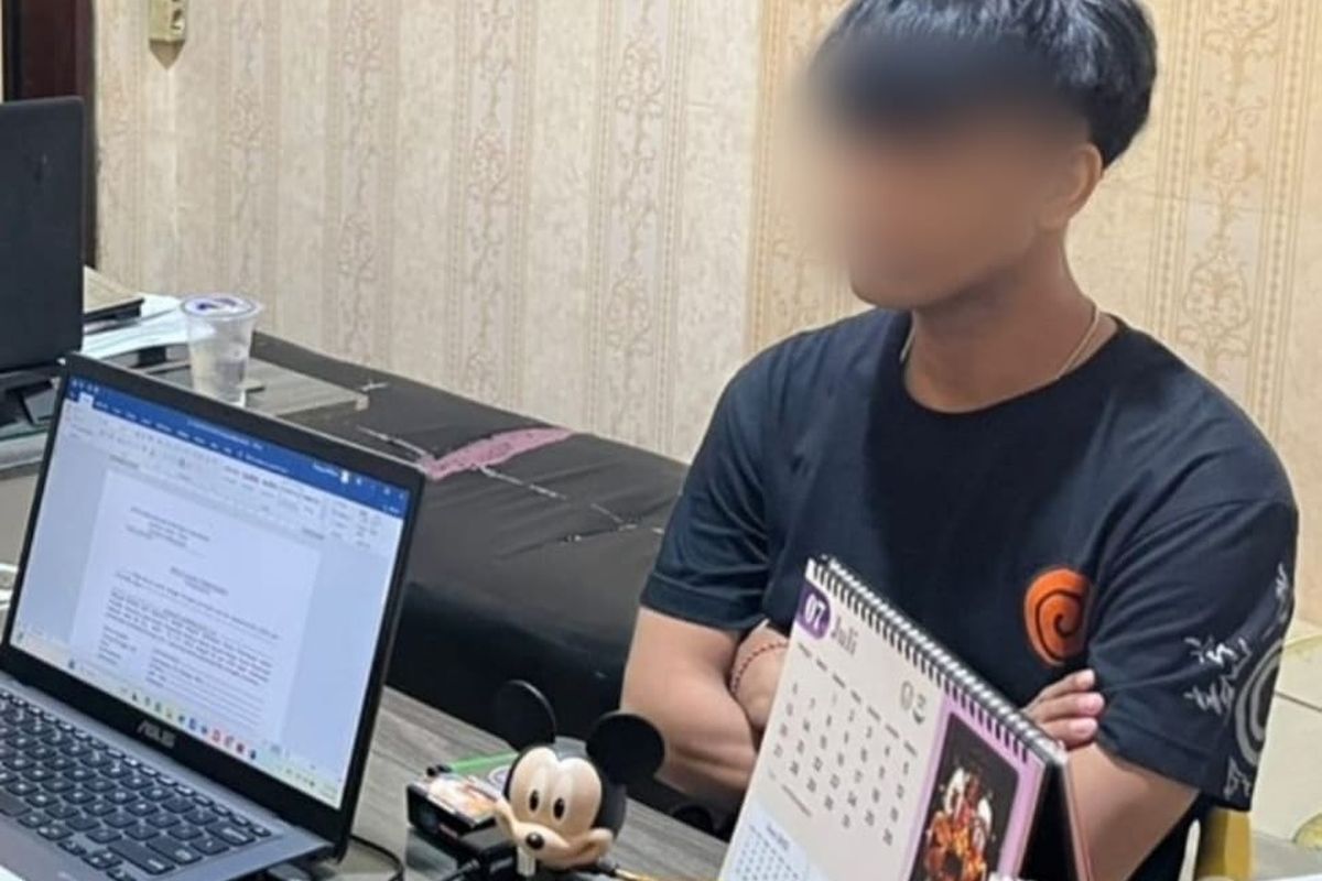 Sebar Video Mesum bersama Pasangan Sejenis, Pria Asal Pamekasan Ditangkap di Surabaya