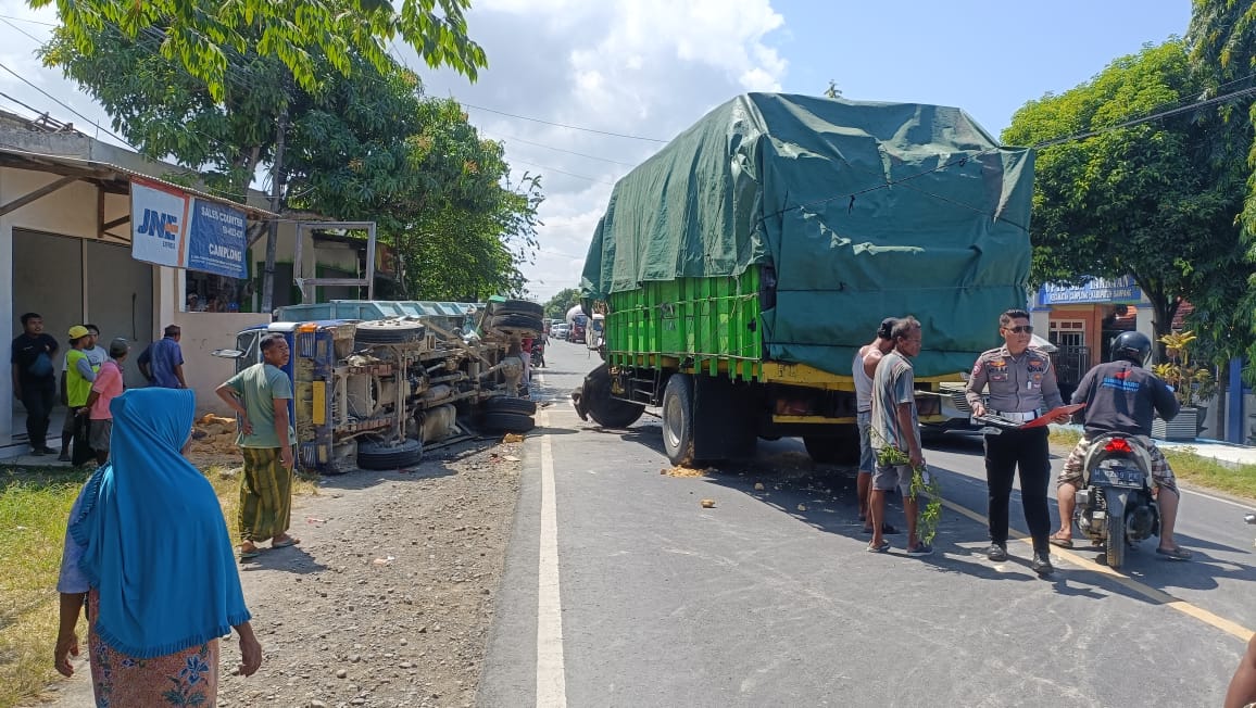 Kecelakaan Truk Vs Truk di Sampang, Kerugian Ditaksir Rp 20 Juta