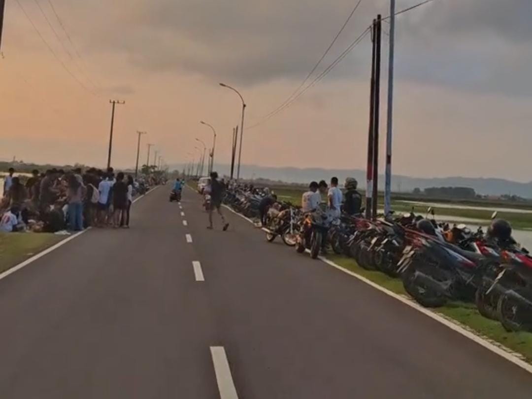 Dulu Arena Balap Liar, Kini Jadi Spot Favorit Warga Sampang Nikmati Senja