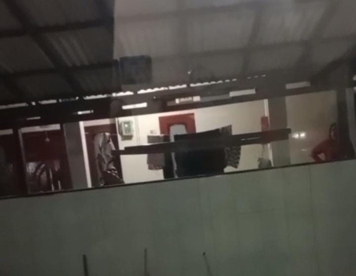 Ibu Rumah Tangga di Pulau Mandangin Diteror Sekelompok Orang