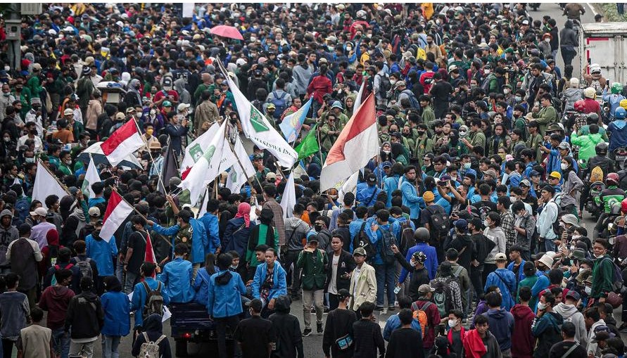 Pecahnya Bisul Kemarahan Rakyat