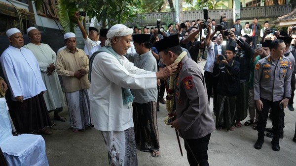 Kapolri Listyo Listyo Sigit Kunjungi Ponpes Al-Hamidy Pamekasan