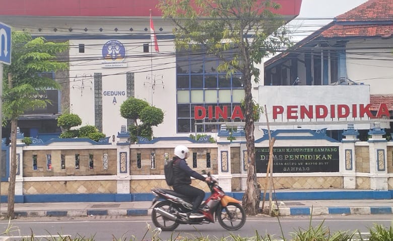 Disdik Sebut Tiap Tahun 100 Warga Sampang Lulus Kejar Paket