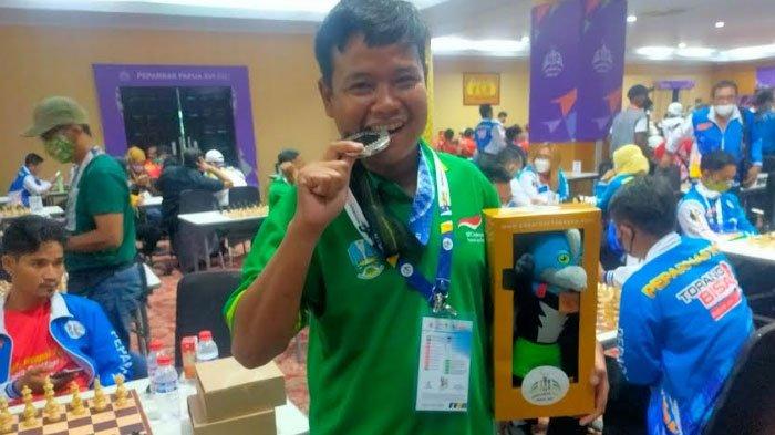 Wakili Indonesia, Atlet Catur Disabilitas Asal Sampang Siap Beraksi di SEA Deaf Games 2025