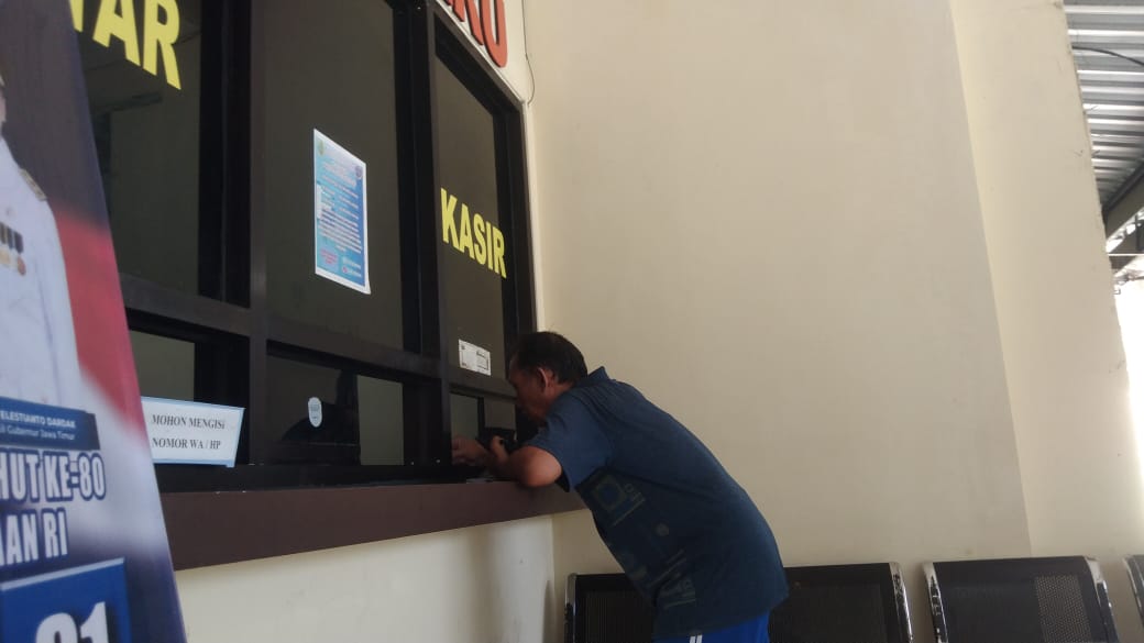 Tetap Dipungut Biaya, Warga Sampang: Parkir Berlangganan Tak Berguna