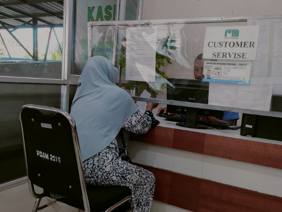 Warga Keluhkan Kenaikan Tarif Air Bersih, Dirut PDAM Sampang: Silahkan Lapor Langsung
