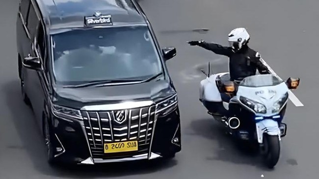 Mensesneg Prasetyo Hadi Ingatkan Pejabat Negara Tak Sembarangan Gunakan Sirine