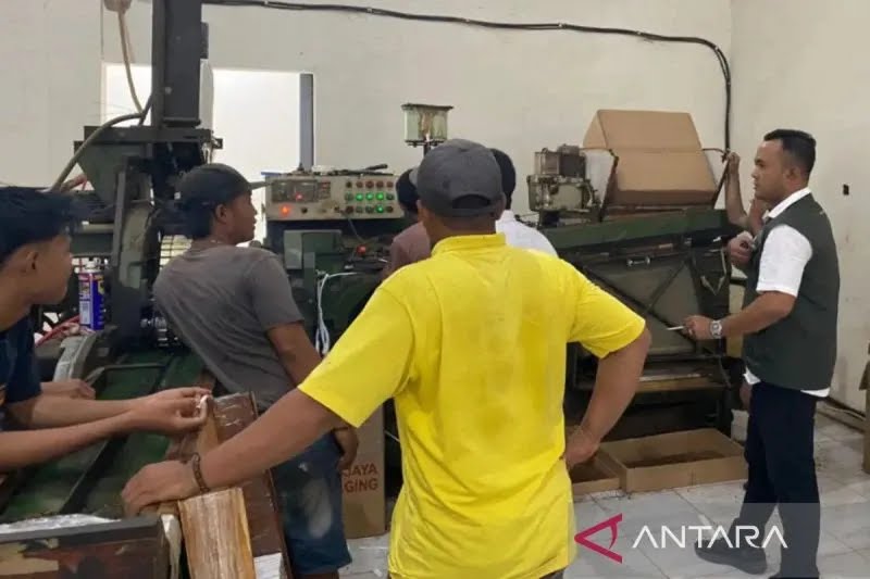 Pemprov Jatim Bantu Sertifikasi Mesin Linting Rokok di Pamekasan