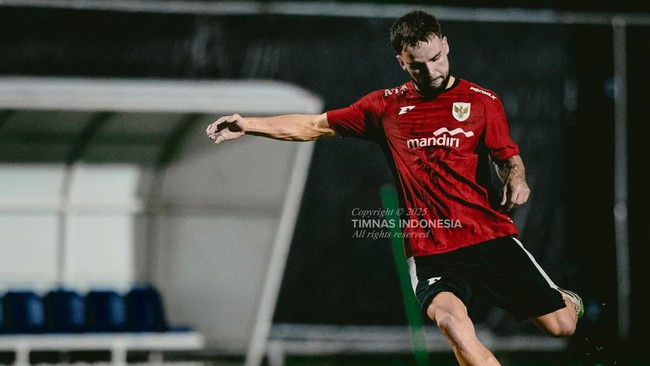 Tak Masuk Skuad Lille saat Lawan PSG, Calvin Verdonk Nonton dari Tribun VIP