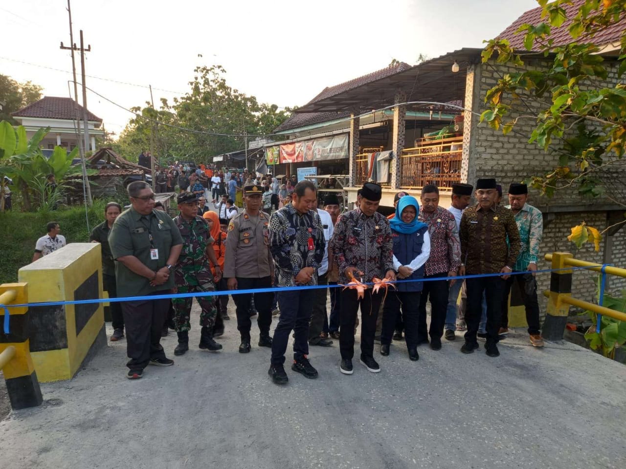 Jembatan Baru Penghubung 2 Desa di Bangkalan Resmi Dibuka