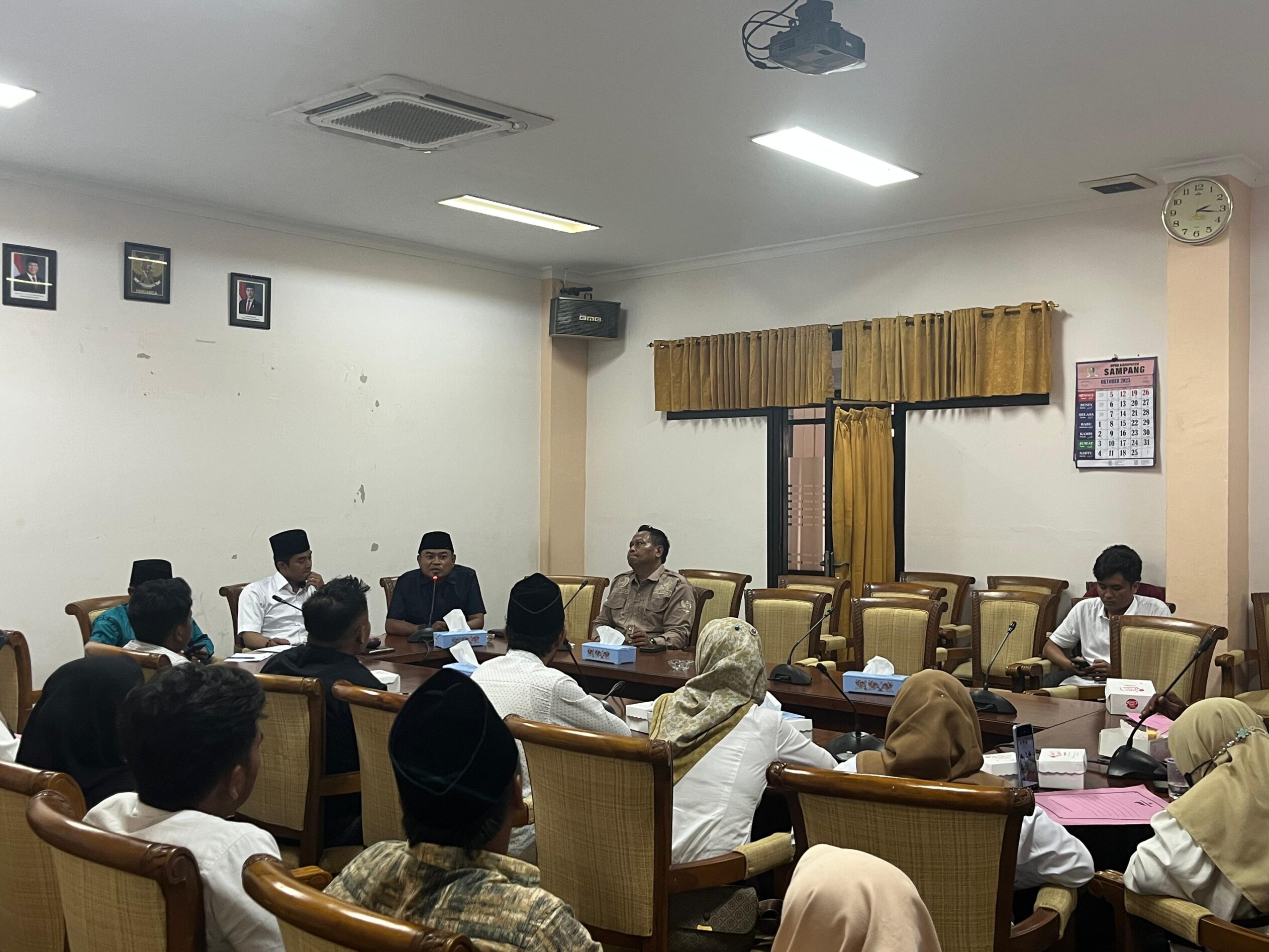 PJ Kades Kodak dan Pejabat DPMD Tak Hadir Audiensi, DPRD Sampang: Kami Tidak Dihargai