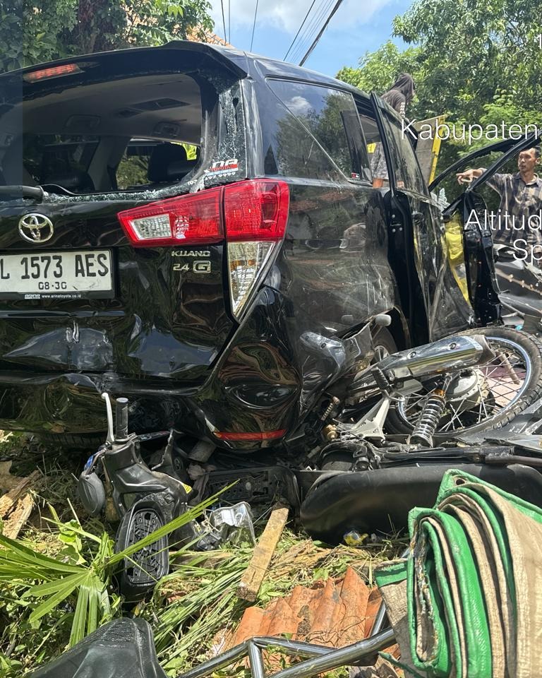 4 Kendaraan di Pamekasan Terlibat Kecelakaan, 5 Orang Terluka