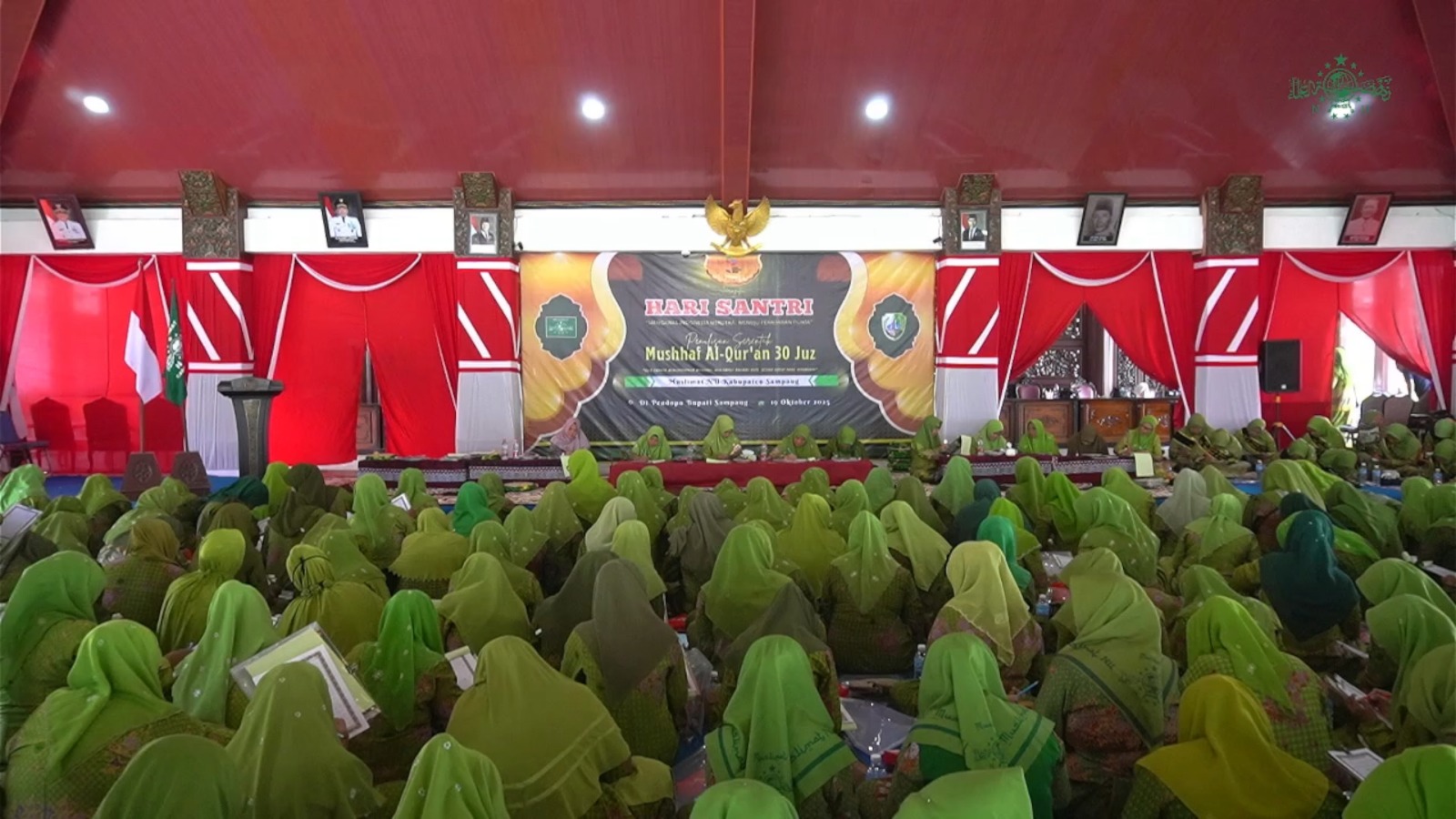 Peringati HSN 2025, Muslimat NU Sampang Gelar Penulisan Mushaf Al-Quran 30 Juz