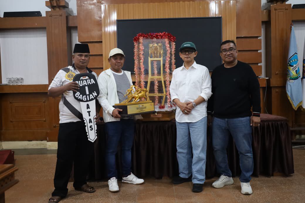 Sapi ‘Anti Virus’ Delegasi Sampang Juarai Kerapan Sapi Piala Presiden 2025