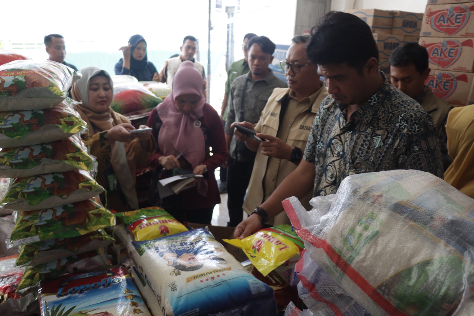 Satgas Pangan Jatim Sidak Harga Beras, Satu Toko Kedapatan Jual di Atas HET