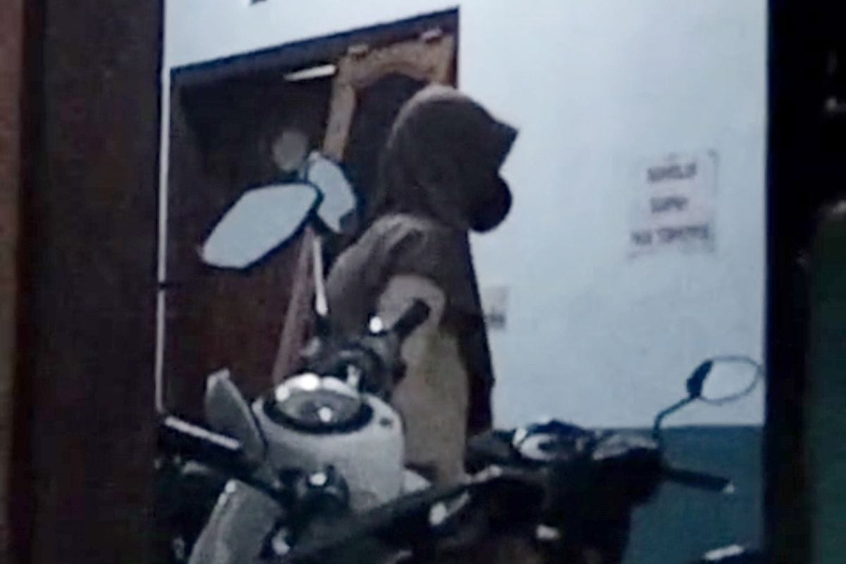 Nekat Masuk Kos Putri Pakai Jilbab, Mahasiswa Asal Lamongan Digrebek Warga Bangkalan