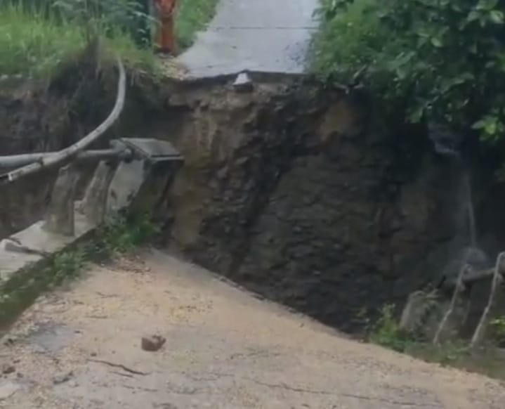 Jembatan Vital di Sampang Ambruk, Akses Transportasi Warga Terputus