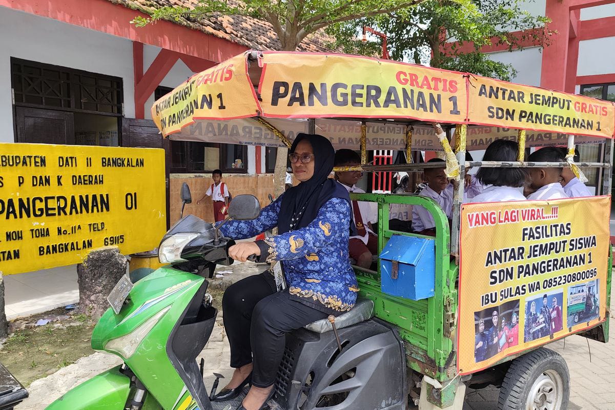Cerita Sulasmiyati, Guru SD di Bangkalan yang Antar Jemput Siswa dengan Motor Niaga