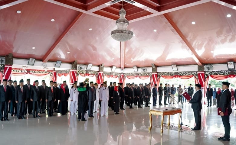 Lantik 65 Pejabat, Bupati Sampang: Saatnya Tingkatkan Kinerja Pemerintah