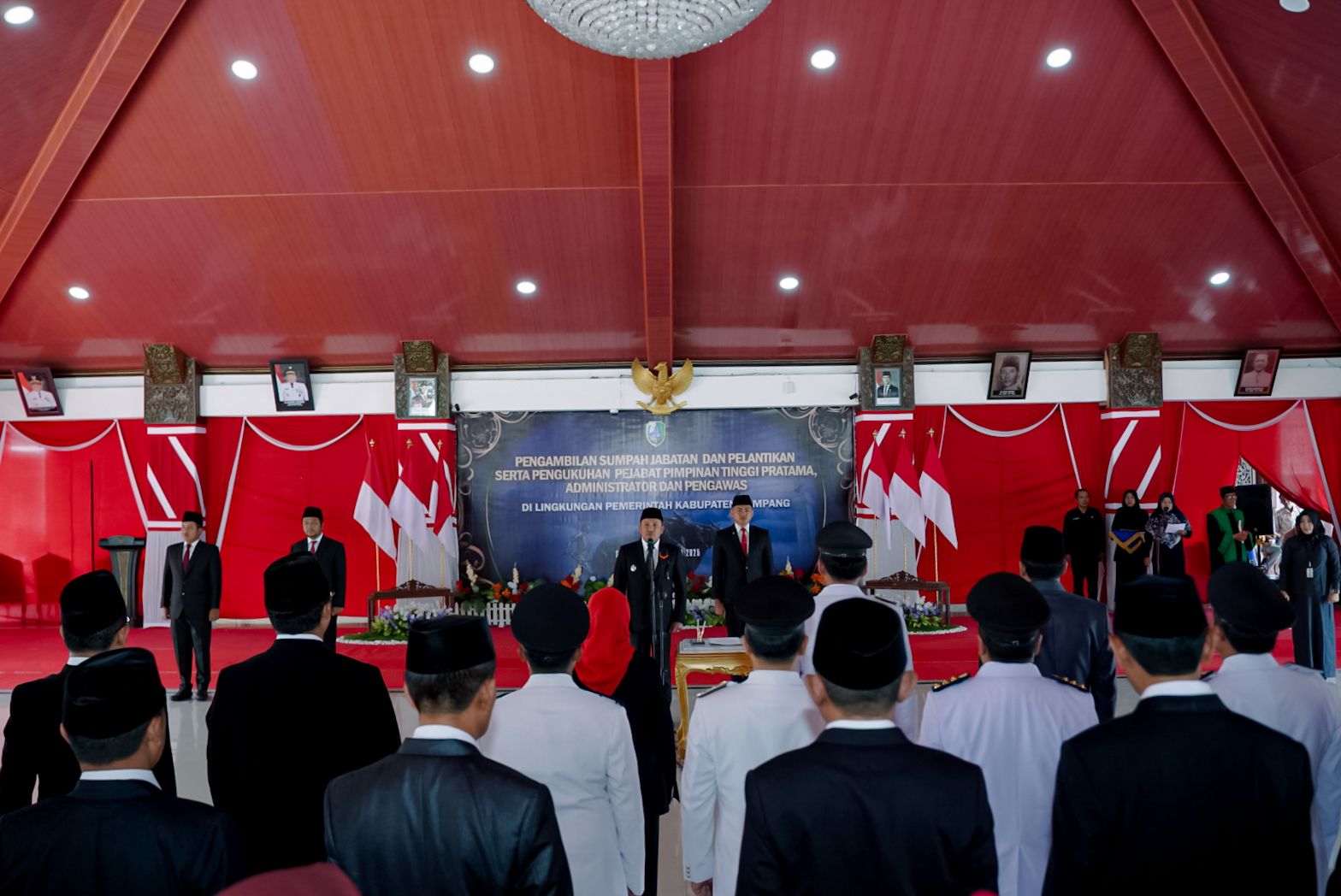 65 Pejabat Baru Pemkab Sampang Resmi Dilantik, Ini Daftarnya