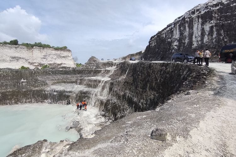 Lokasi 6 Santri Tewas Tenggelam di Bekas Galian C Bangkalan Dipasang Garis Polisi