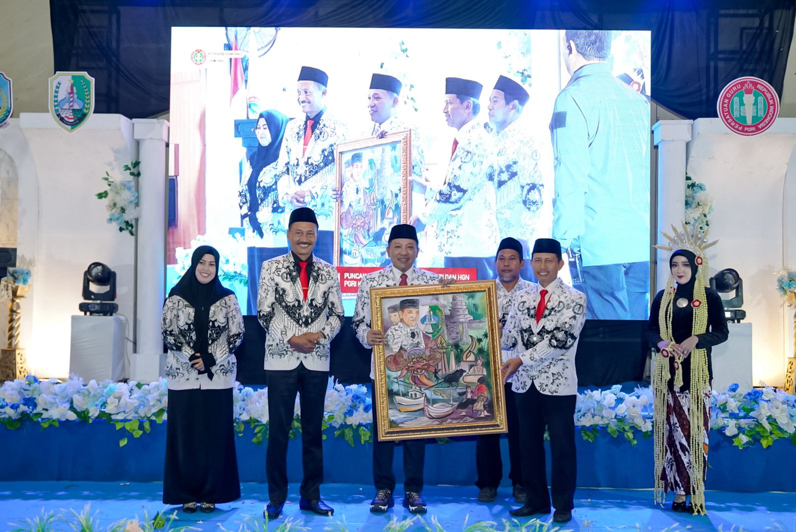 HUT ke-80 PGRI dan HGN 2025, Bupati Sampang Sebut Pendidikan Kunci Atasi Kemiskinan