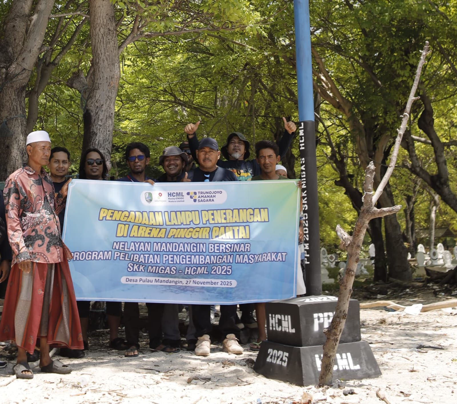 SKK Migas-HCML Terangi Sejumlah Titik Lokasi Perbaikan Jaring Nelayan Pulau Mandangin
