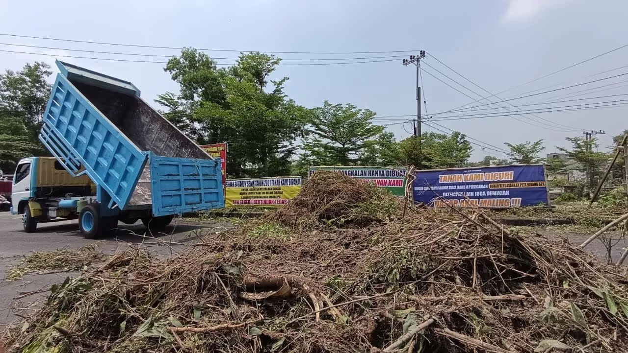 Aksi Penutupan Berlanjut, Pemkab Bangkalan Kaji Ulang Pembebasan Lahan Jalan Kinibalu