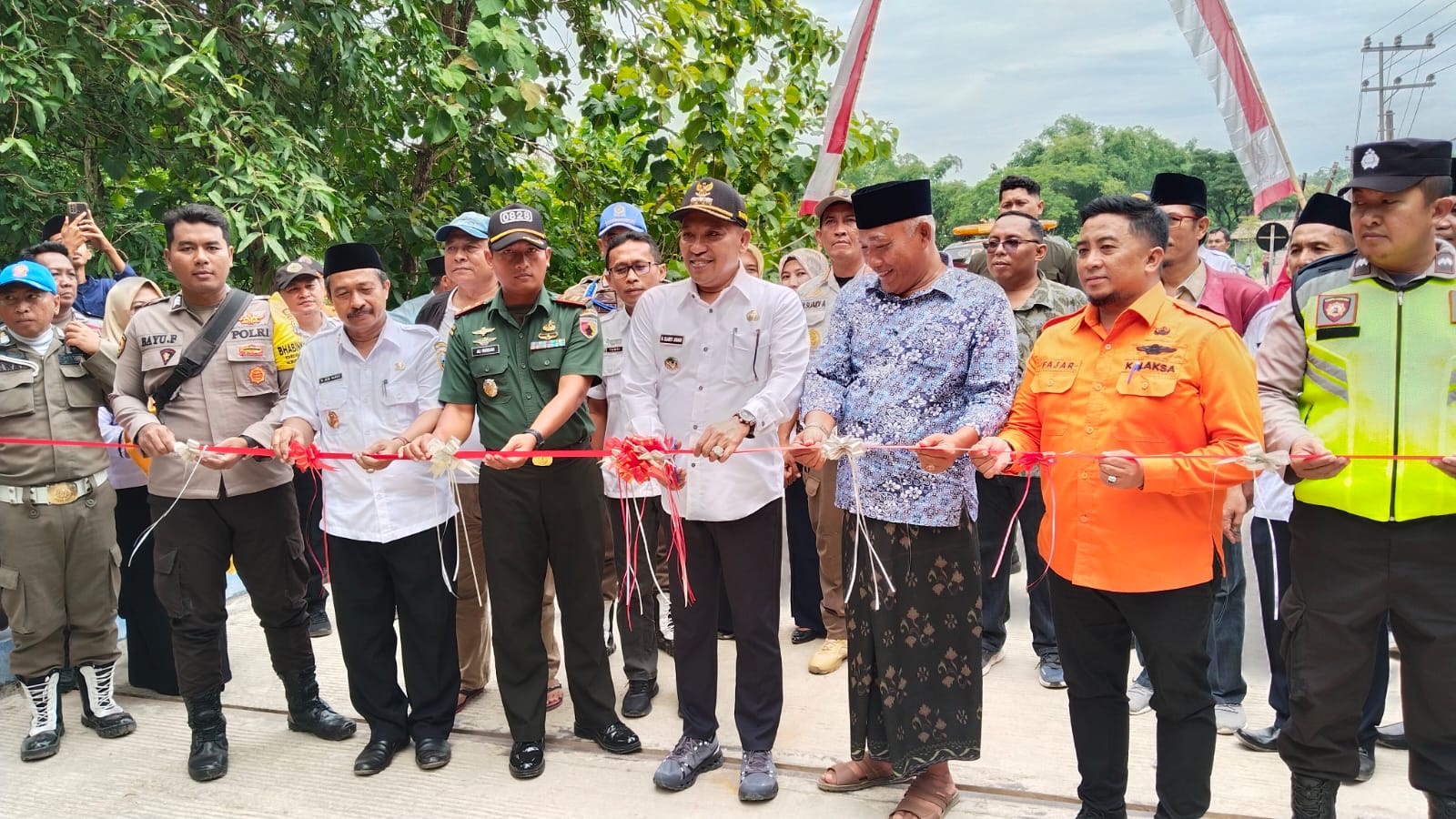 Resmi Dibuka, 6 Proyek Infrastruktur Vital Pascabencana di Sampang Mulai Beroperasi