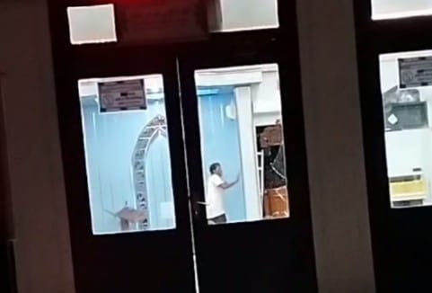 Teriak “Kiamat-Kiamat” di Masjid, Pria Diduga ODGJ di Sampang Diamankan Warga