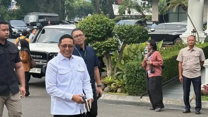 Istana Mendadak Riuh: Prabowo Kumpulkan Menteri, Sinyal Perubahan Regulasi Besar Sedang Digodok?